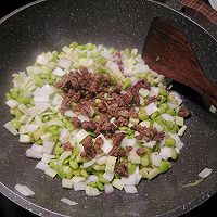 牛肉末炒蔬菜粒的做法图解4