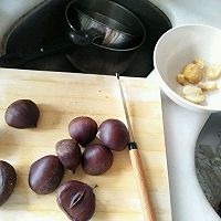 栗子炖鸡汤的做法图解2