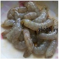 海带虾仁炒滑蛋的做法图解1