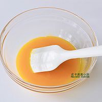 黄芝士片夹心戚风蛋糕，消耗黄芝士片的做法图解1