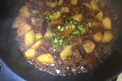 省力又好吃的番茄土豆炖牛肉
