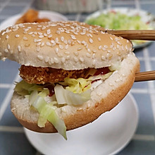 美味的早餐汉堡