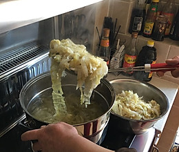 酸菜炖排骨的做法