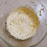 夏天裱花不易化的奶酪奶油霜的做法图解5