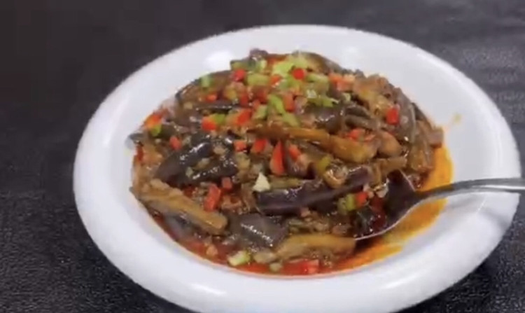 不过油的鱼香茄条的做法