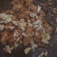 鸡腿炒莴笋胡萝卜木耳的做法图解8