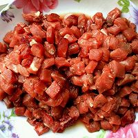 香辣牛肉酱的做法图解1