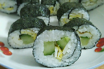 寿司(含有寿司醋的做法和卷寿司的技巧)