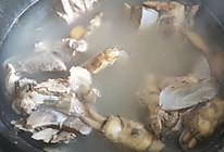 海蛏筒骨汤的做法