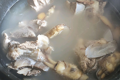 海蛏筒骨汤