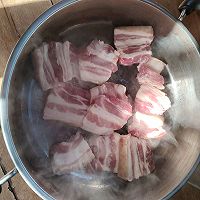 猪肉炖粉条的做法图解2