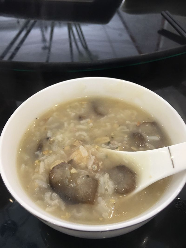 干贝蚝豉墨鱼海参粥