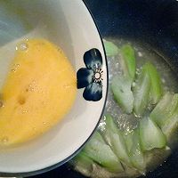 丝瓜虾皮蛋汤的做法图解5