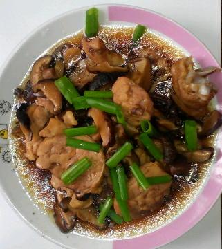 香菇炖鸡腿