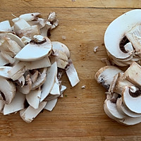 鸡茸蘑菇汤的做法图解2