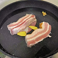 莲白回锅的做法图解1