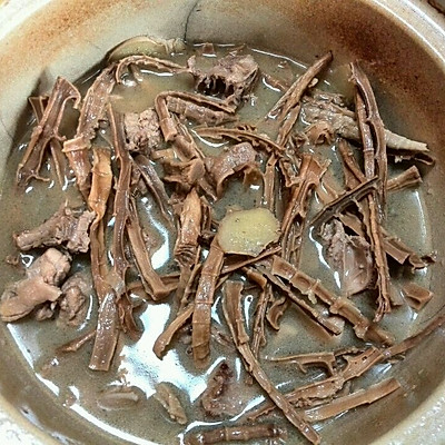 笋干老鸭煲
