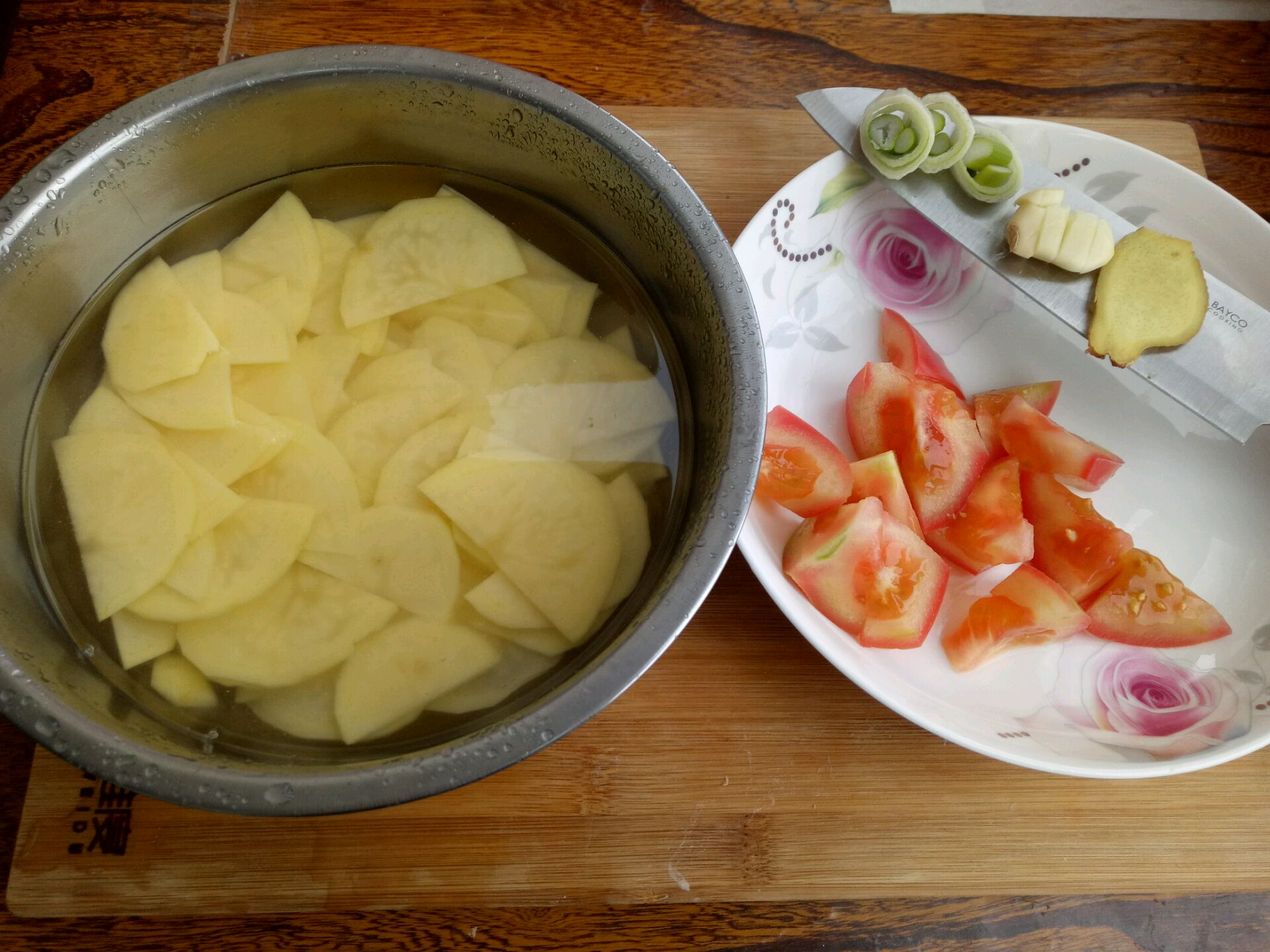 土豆炖番茄怎么做_土豆炖番茄的做法_豆果美食