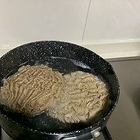 #葱伴侣豆瓣酱能蘸善炒#干拌荞麦面+炒钉螺的做法图解1