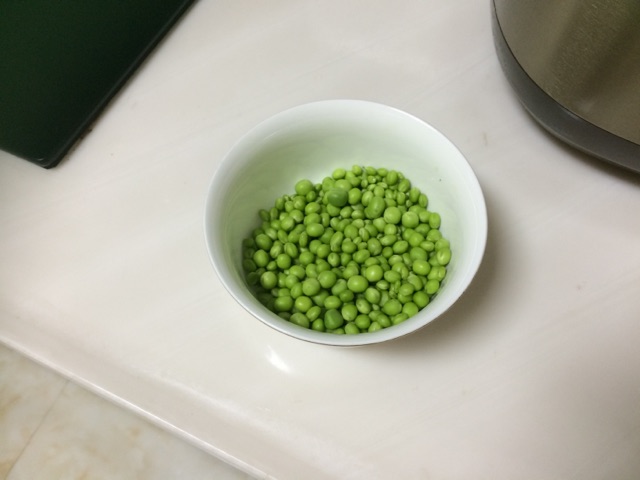 奶香青豆泥的做法图解1