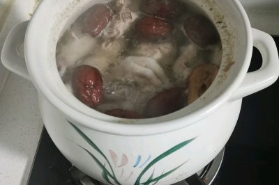 桂花黄芪枸杞鸡汤