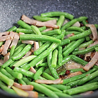 #肉食者联盟#培根炒四季豆。的做法图解11