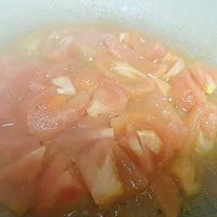 #暖冬酱在手，嗨吃部队锅#番茄菌菇腐竹煲的做法图解5