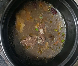 茶树菇响螺片乌豆汤的做法