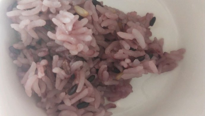 减脂粗粮紫米饭