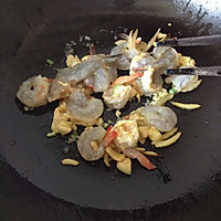 鲜虾芦笋滑蛋的做法图解3