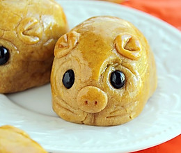 無需月餅模的 ～～小豬月餅   祝大家中秋節快樂！的做法