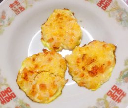 #麦子厨房#小红锅出品：宝宝午餐-奶酪鸡蛋番米饼的做法