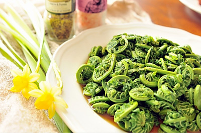 拌fiddlehead