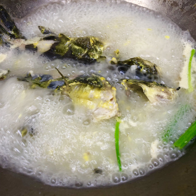 宝宝清炖鲜鱼汤的做法