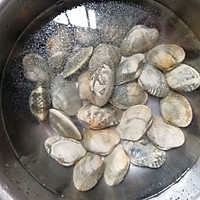 #炎夏消暑就吃「它」#花蛤汤的做法图解2