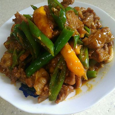 牛肉芒果炒尖椒