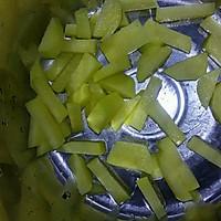 炖土豆芸豆的做法图解1