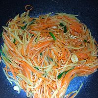 红萝卜土豆丝的做法图解6