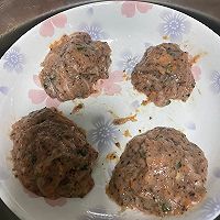 肉丸子包上鹌鹑蛋味道棒极了！的做法图解8