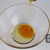 广式月饼——豆沙双黄月饼的做法图解3