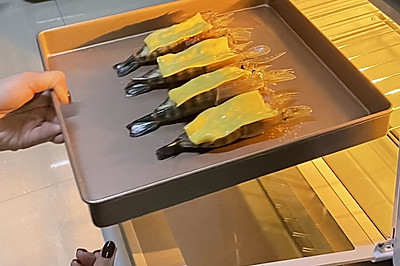 灵魂蒜香芝士焗虾