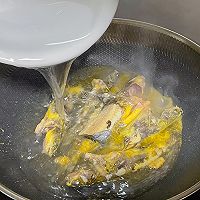 #加油 英格兰#酸菜昂刺鱼的做法图解7