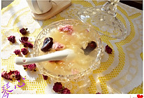 平肝火，美容养颜的银耳莲子玫瑰粥的做法
