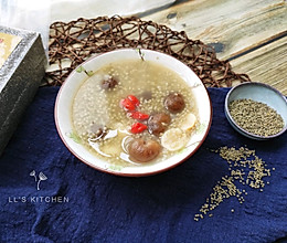 补气养胃：桂圆莲子黑小米粥的做法