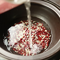 红豆薏米砂锅粥的做法图解4