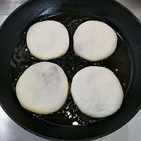 #太太乐鲜鸡汁芝麻香油#猪肉蘑菇馅饼的做法图解5