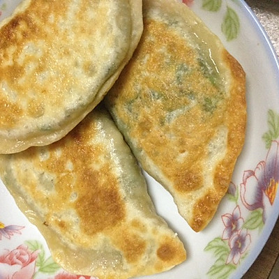 电饼档煎韭菜盒子