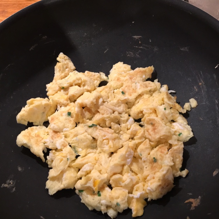 虾仁蛋炒饭的做法图解2