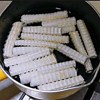 自制宠物零食补钙鲨鱼骨肉肉卷的做法图解1