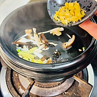 用砂锅做个卤汁豆腐脑的做法图解2